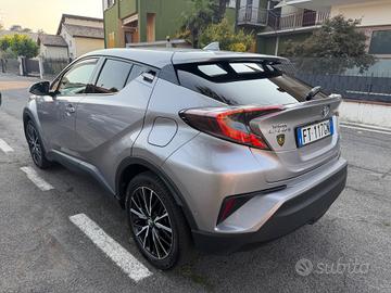 Toyota C-HR 1.8 Hybrid E-CVT Lounge