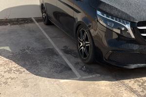 1.Mercedes Classe V anno 2023 (luglio)