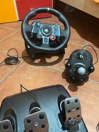 Volante logitech con cambio manuale