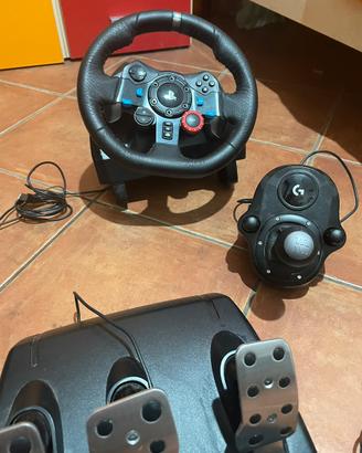 Volante logitech con cambio manuale