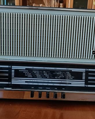 Radio MINERVA.   AM FM  a valvole  