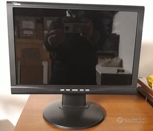 Fujitsu Monitor PC VGA 17"