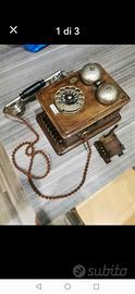 Telefono Antico a Muro in Legno con Disco