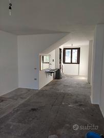 Box magazzino mq 47 livello stradale