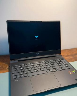 Notebook gaming Ryzen 7 AI 350 RTX 5060 16GB DDR5