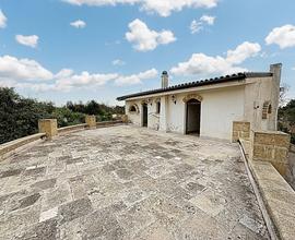 Casa indipendente con terreno agricolo di pertinen