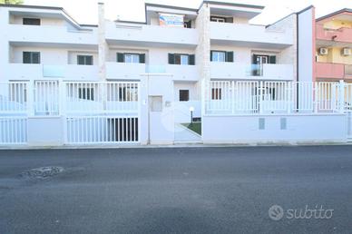 VILLA A SCHIERA A SANTA MARIA CAPUA VETERE