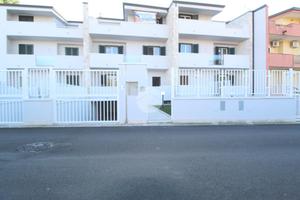 VILLA A SCHIERA A SANTA MARIA CAPUA VETERE