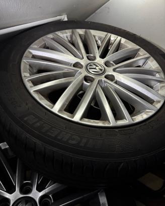 Cerchi lega con gomme da 16 originale volkswagen
