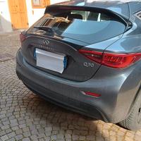 auto Infiniti Q30  benzina 