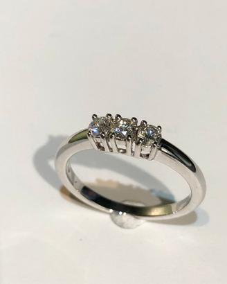 Anello Trilogy in Oro Bianco 750 con Diamanti