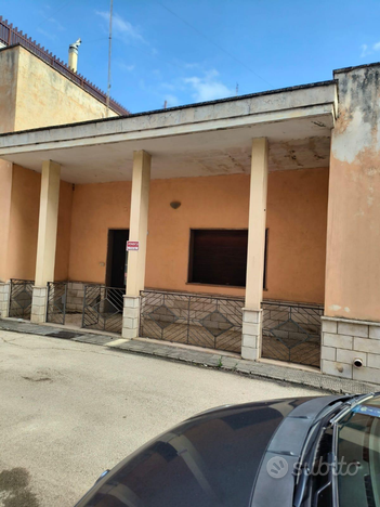 Accogliente casa ad Aradeo con giardinetto e posto