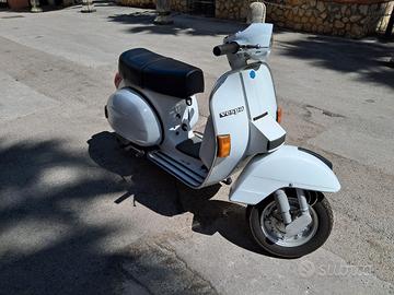 Vespa arcobaleno  150 del 84