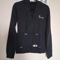 felpa nera con cappuccio