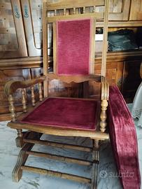 Poltrona a dondolo vintage in legno 