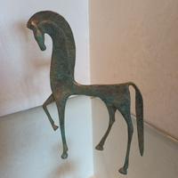 scultura di cavallo vintage