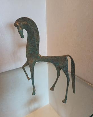 scultura di cavallo vintage