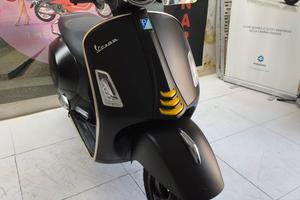 Piaggio Vespa 300 GTS hpe ABS ARS SUPER TECH NERO 