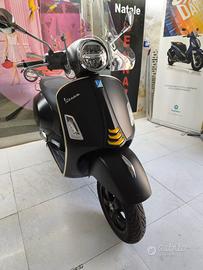 Piaggio Vespa 300 GTS hpe ABS ARS SUPER TECH NERO 