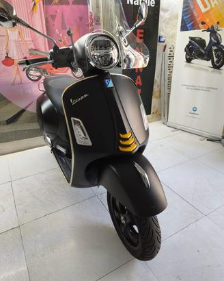 Piaggio Vespa 300 GTS hpe ABS ARS SUPER TECH NERO 