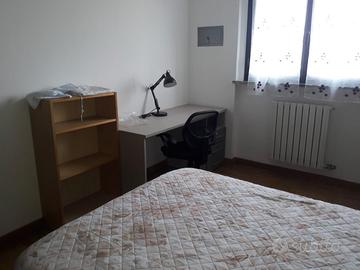 Camere singole arredate con bagno privato