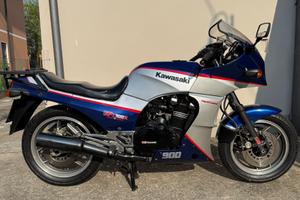 Kawasaki GPZ900R