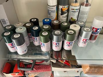 Modellismo: kit colori acrilici spray - Collezionismo In vendita a Sondrio