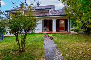 CASA INDIPENDENTE A GUASTALLA