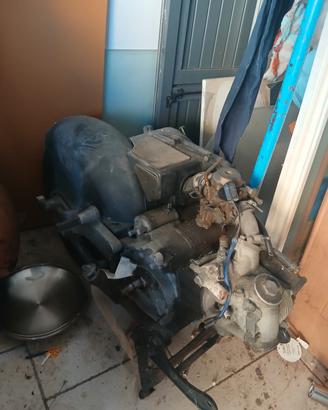 Blocco motore scooter completo di carburatore