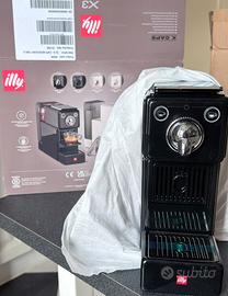 Macchina del caffè marca Illy nuova imballata