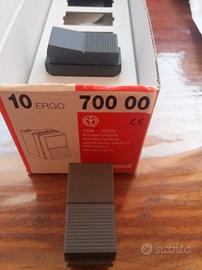 Interruttore unipolare 16A Legrand Ergo 700 00