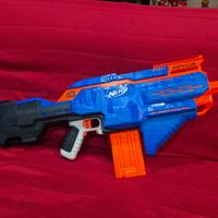 vari NERF usati ma funzionanti.