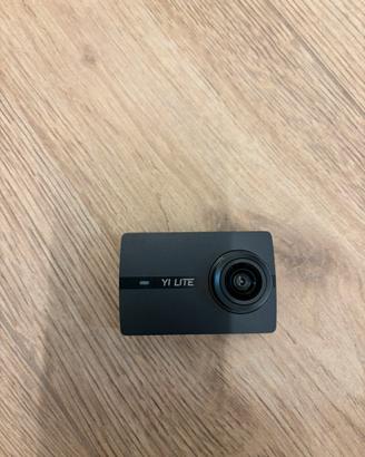 Action cam Yi 4K Lite doppia custodia accessori