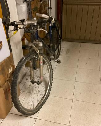 Mountain bike specialized