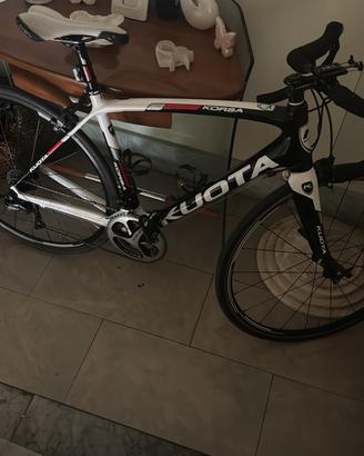 Bici da corsa full carbon