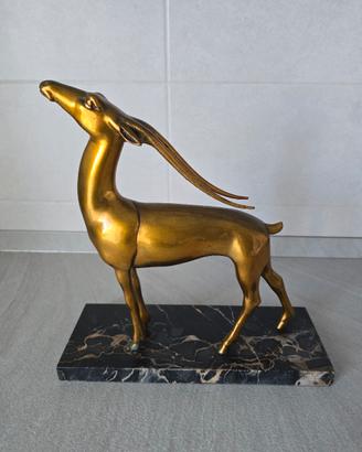 statua antilope in ottone 
