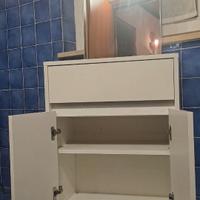 Mobiletto  bagno più specchio con faretto