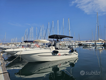 Vero affareBarca trimarchi 57 s +motore +carrello