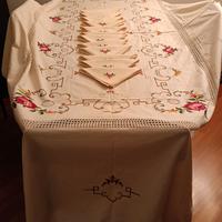 tovaglia da 12 ricamata a punto croce nuova