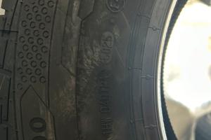 Gomme nuove 215/70 r15C