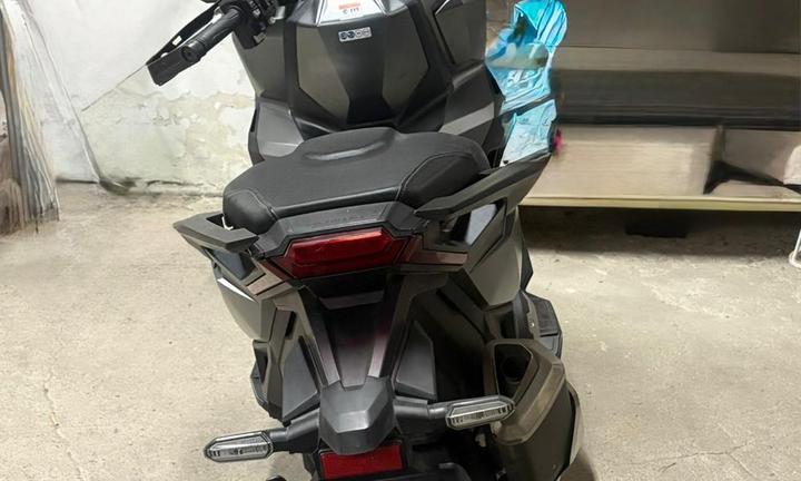 X-adv 750 sport