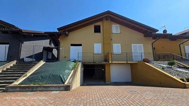 Villa di 190 m² con 5 locali e box auto doppio a L