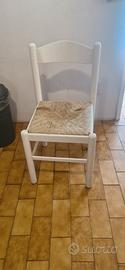 Sedia in legno bianca con seduta impagliata
