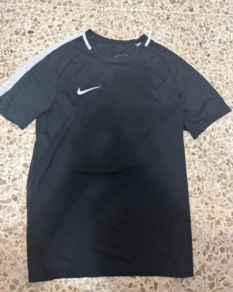 maglietta termica nike
