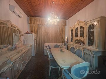Appartamento su 4 livelli- zona Adrano