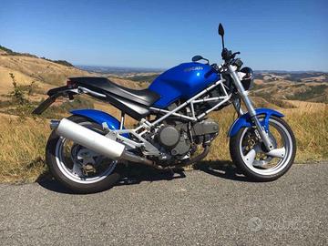 Moto Ducati Monster 600