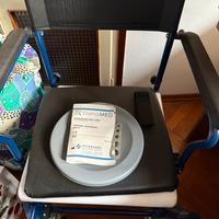 Sedia per invalidi modello comoda per bagno