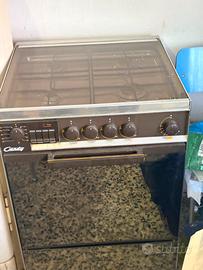 Cucina a gas a 4 fuochi con forno a gas