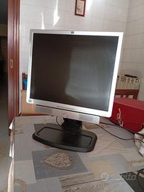 Monitor Computer Pc HP con casse audio incorporate