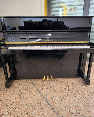 Pianoforte Yamaha P121 seminuovo con trasporto inc